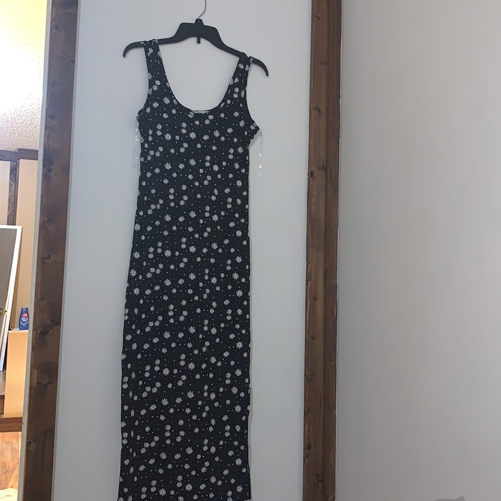 Black Daisy maxi dress Lg